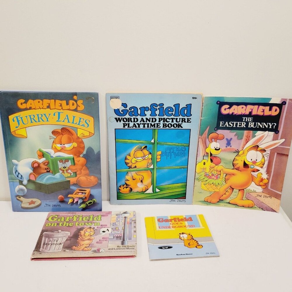 5 Vtg Mix Lot Garfield Books On The Town Goes Underground Easter Bunny Furry